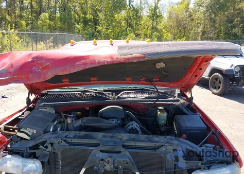 2000 Chevrolet Silverado 1500 Ls z USA, uszkodzony, nr VIN 2GCEC19T2Y1289205